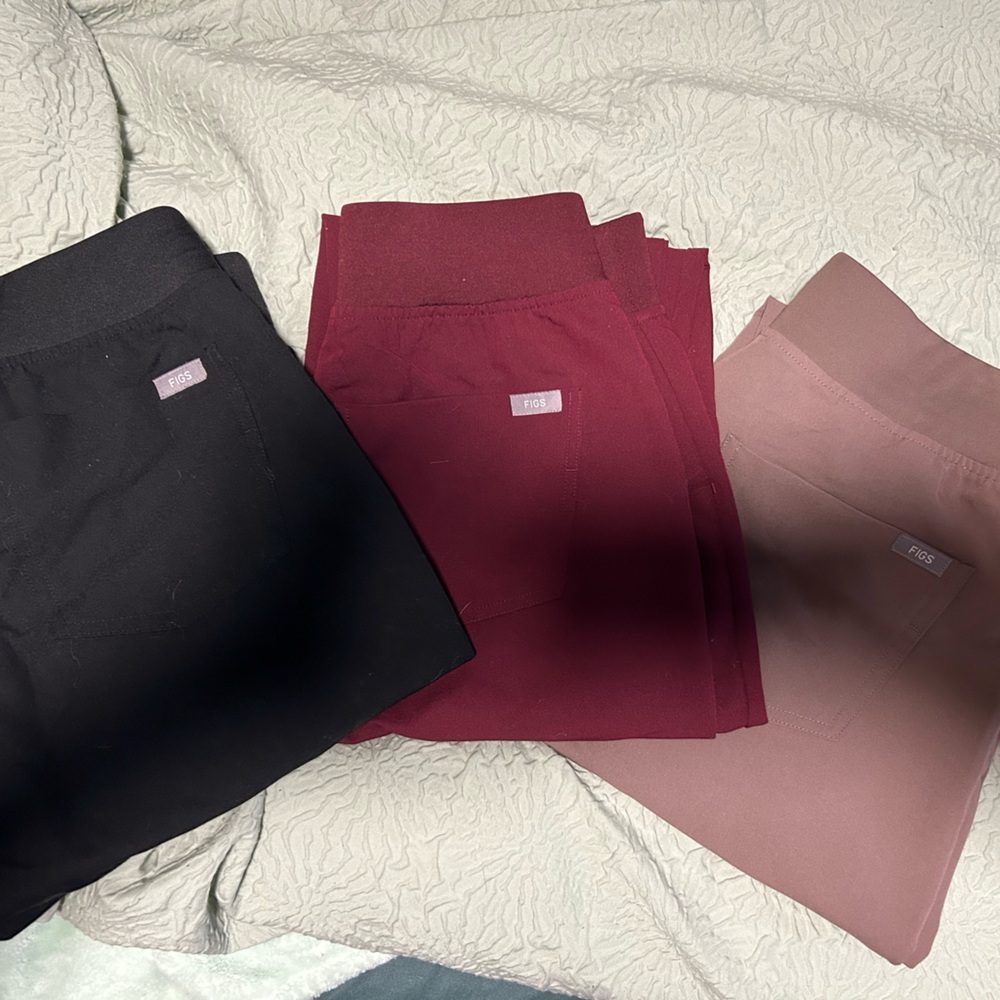 FIGS Zamora joggers.